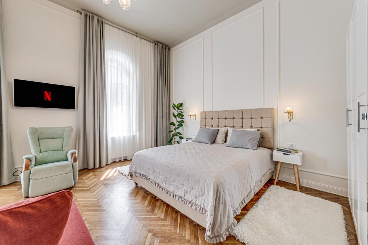 Central Family Apartment Arad Exterior foto